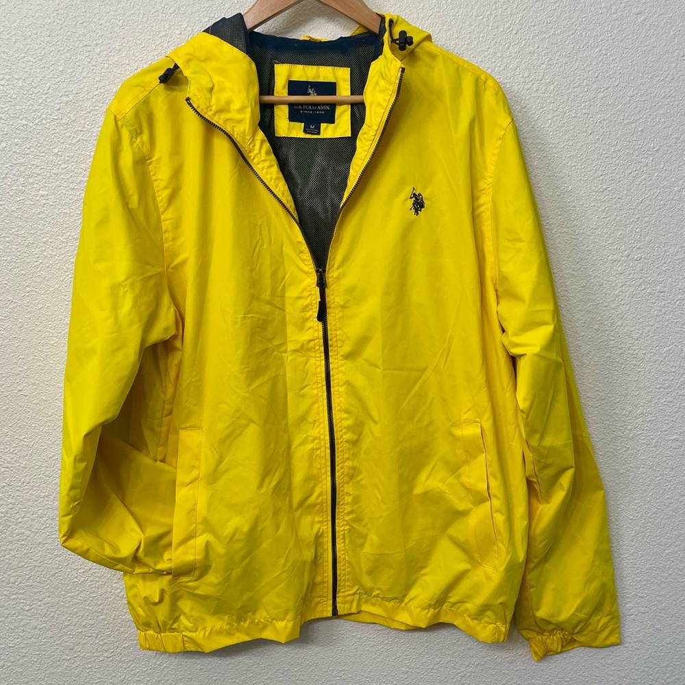U.S. Polo Assn. Yellow Men's Size M Hooded Windbreaker